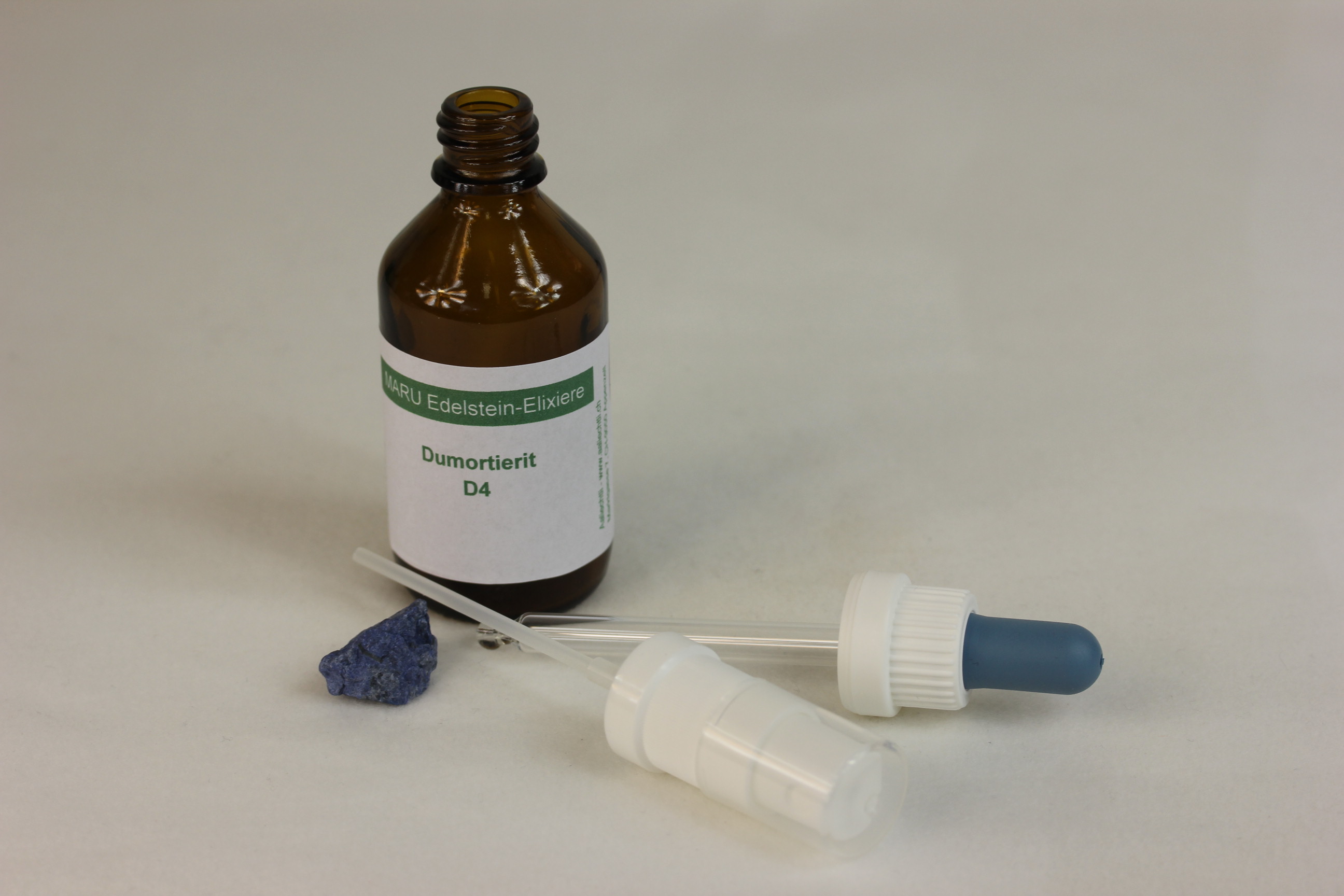 D4-Dumortierit
